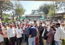 हिवरासेनाड़वार : फर्जी बिल निकालने से मचा बवाल ,पँचायत के सामने लोगो का हंगामा,तहसील ओर जनपत का घेराव…