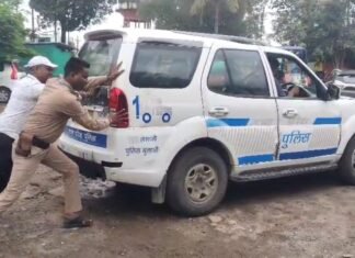 पांढुर्णा: सौसर डायल 100 को ” चल यार धक्का मार ” -देखे वीडियो…